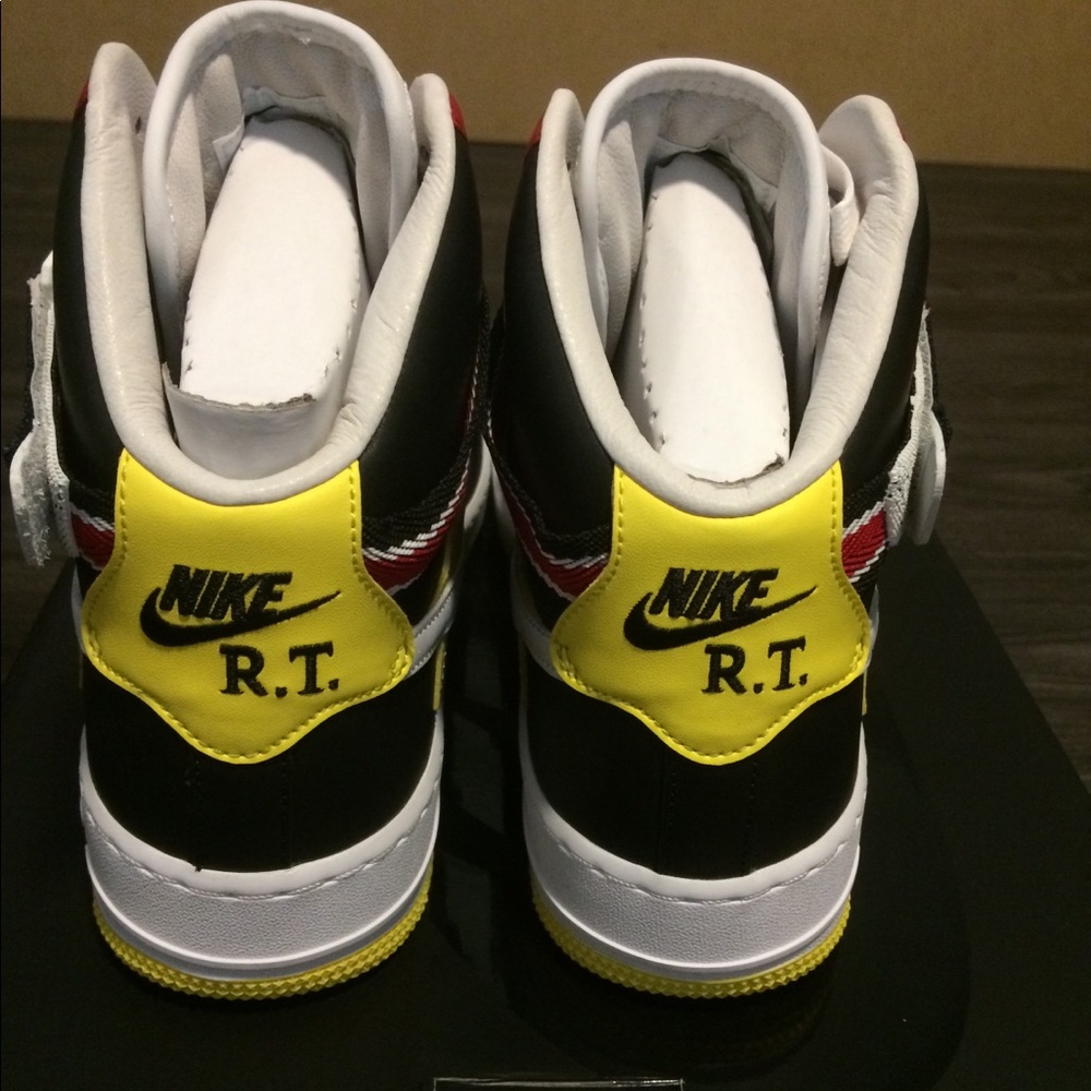 SOLD! NIB Nike Air Force 1 size 11 - Picture 3 of 5